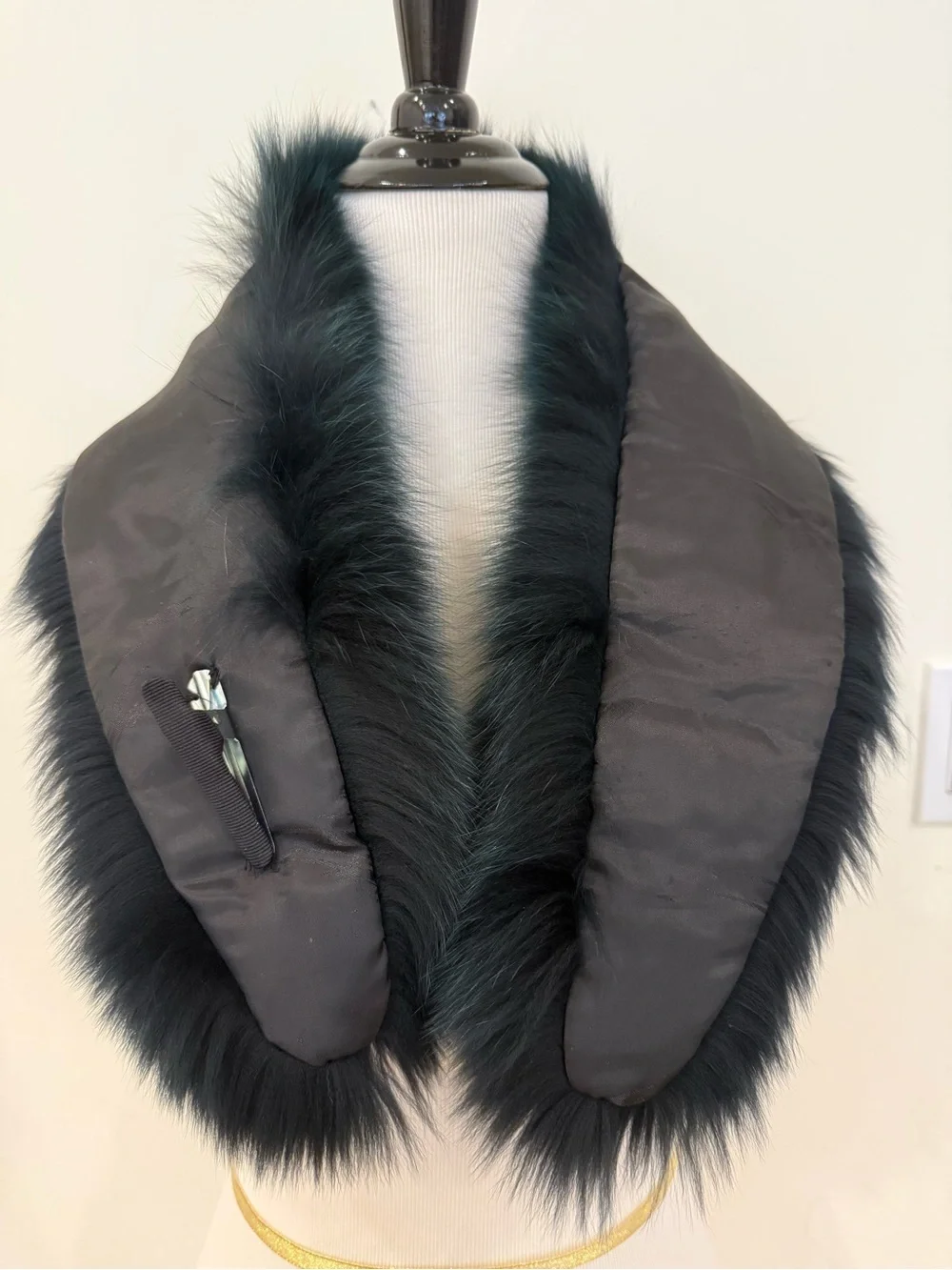 Luxurious Dark Emerald Green Fox Fur Collar Scarf